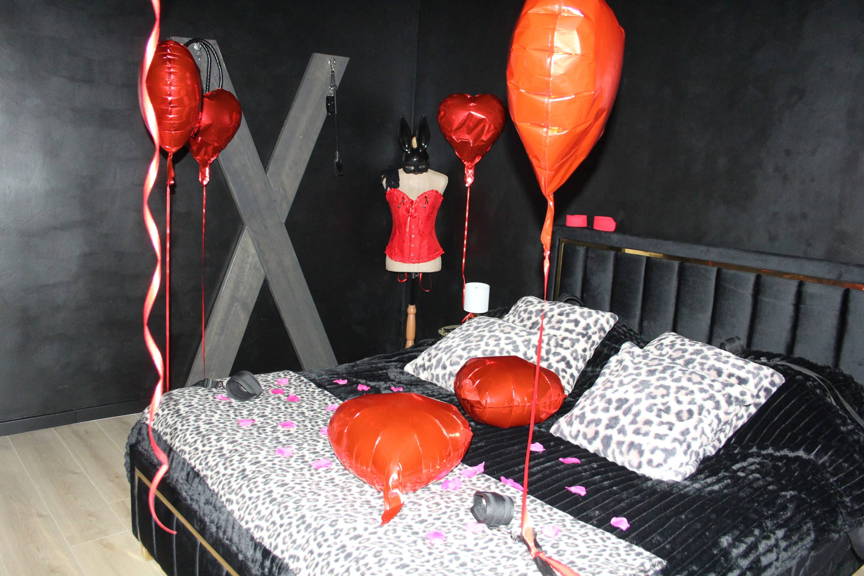 Love room lindomptable Mericourt 4 scaled